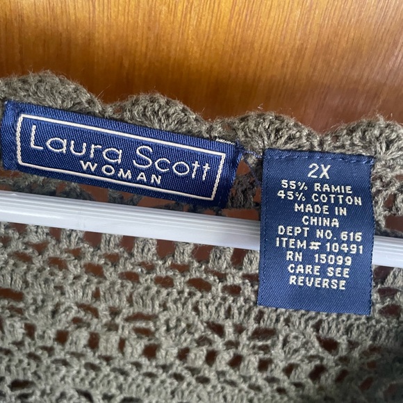 Laura Scott - Picture 6 of 6
